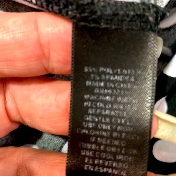 Black dress with white polka dots - Picture 12 of 12